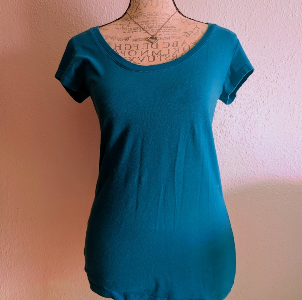 Deb Blue Y2K Longline Scoop Neck Bright Basic Tee